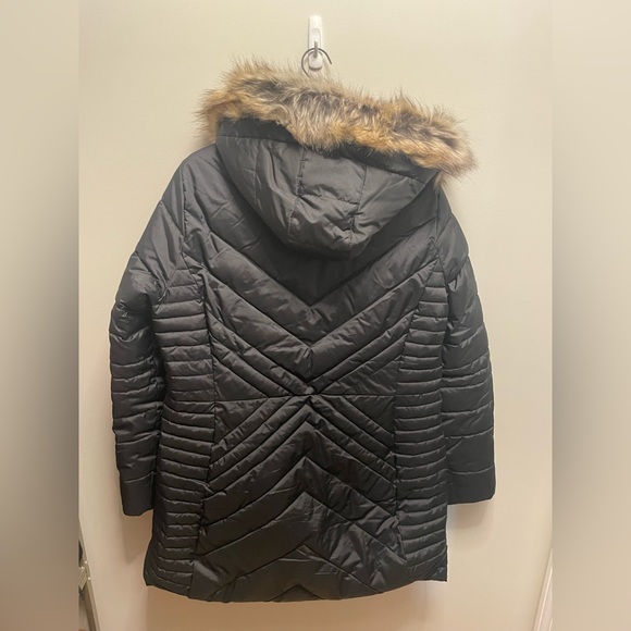Lands End Woman’s Fur Trimmed Parka - Picture 3 of 3